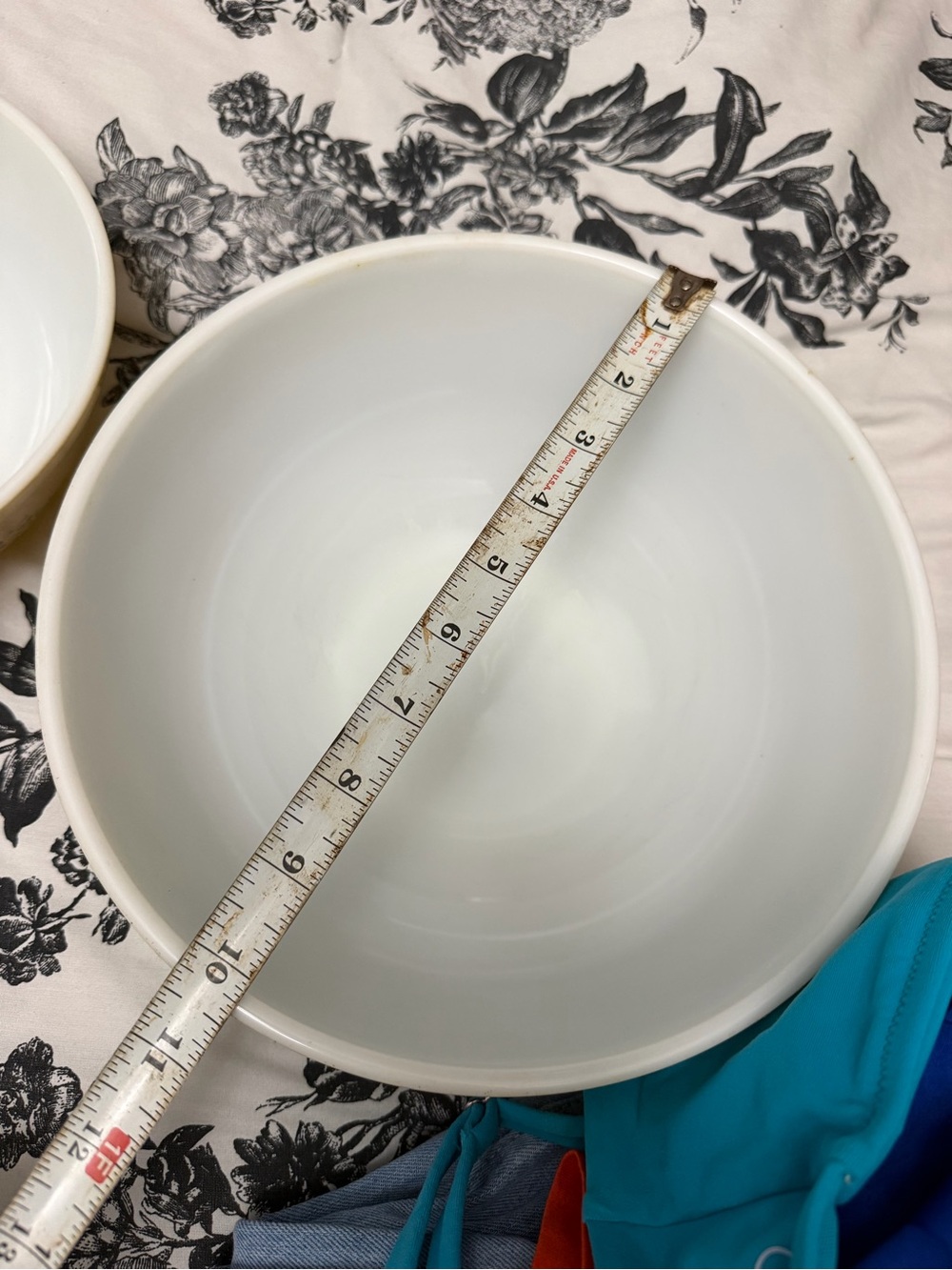 Pyrex Homestead nesting bowl.